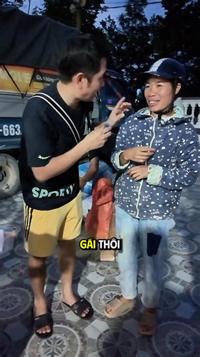 690K views · 10K reactions | Những món quà nhỏ…quan trọng không kém gạo mắm muối mì chính. #huynhansam #cuocsonghuynhansam #anhbansamvuive #jungkian #kojamart | Huy Nhân Sâm | Facebook