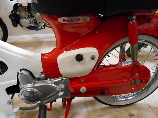 Groovy Little Motorbike – 1966 Honda Super Cub C50