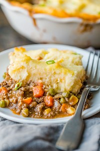 Shepherds Pie is Insanely Good Comfort Food! RECIPE: https://natashaskitchen.com/shepherds-pie-recipe/ | NatashasKitchen.com