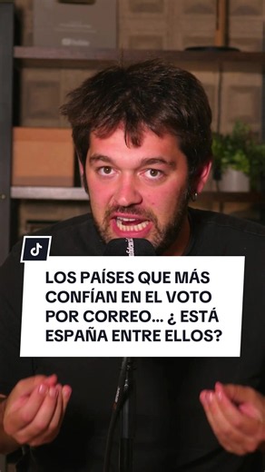 ¿Por qué Europa está dividida con el voto por correo? La lección que deja para España 🗳️✉️ A las puertas de las elecciones generales del 29 de noviembre, el debate sobre la fiabilidad del voto por correo vuelve a la palestra. Mientras que en España el uso de esta vía raras veces supera el 10% del censo, en países como Alemania alcanza el 37% y en Suiza es la opción mayoritaria. ¿A qué se debe esta diferencia abismal entre vecinos europeos? Una información de Ana Somavilla, Gian Paolo, Sebastian