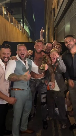 Andy Lee | We done it 🍾🎉 | Instagram