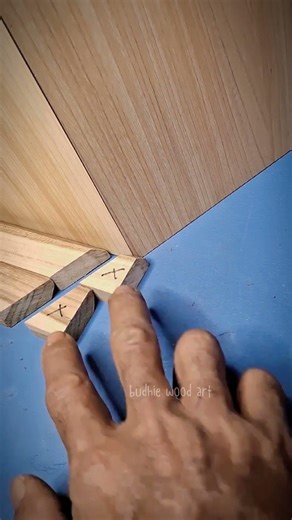 How to Measure and Cut Miter Joints for Beginners #shorts