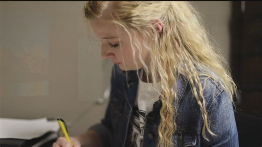 Parents tracking kids: Parent coach explains the one mistake parents make in their surveillance