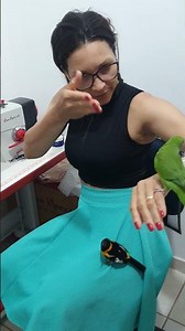 The stressed-out bird 😂😂😂 #birds #freebird #cutepets #birds