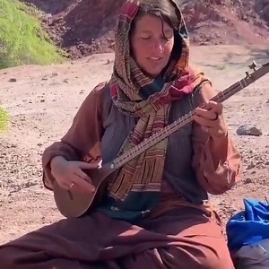 26K views · 566 shares | Playing setar, an Iranian musical instrument, and singing a beautiful Persian song by a Russian tourist in Hormuz Island, IRAN  By: Polina Hodova | Iran In Photos | Facebook