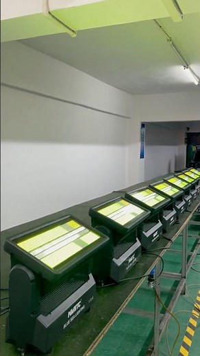 High Power 1400W Strobe Light on Production Line Performance Test