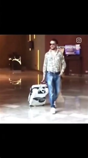 aise system se main doori banake rakhta hun