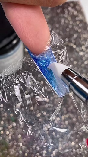 Crinkle Ice Nail Tutorial: How to Achieve the Stunning Ice Nail Effect