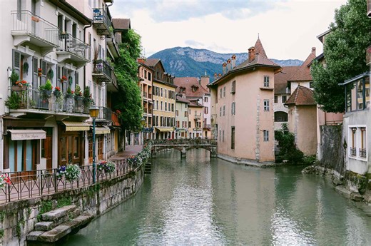 These 5 Countries Offer the Best Health Care for Expats in 2026—and They’re Surprisingly Affordable