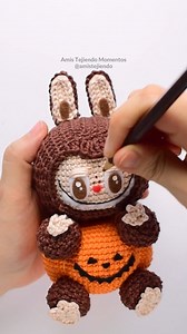 3.5K views · 654 reactions | Labubu Halloween  puedes tejerlo con el tutorial en mi canal Amis Tejiendo Momentos 李  #halloween #labubu #amigurumi #tutorial #fanart #crochet #labubuamigurumi | Amis Tejiendo Momentos | Facebook