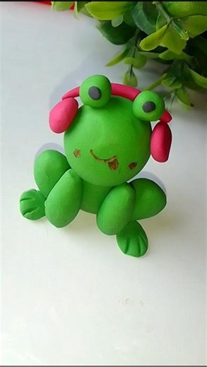 frog 🐸🐸#frog #clayart #diy #ytshort #short #short #diyclayart #youtubeshorts #craft
