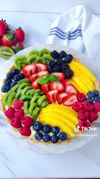 Fresh Fruit Tart with Vanilla Cream Recipe