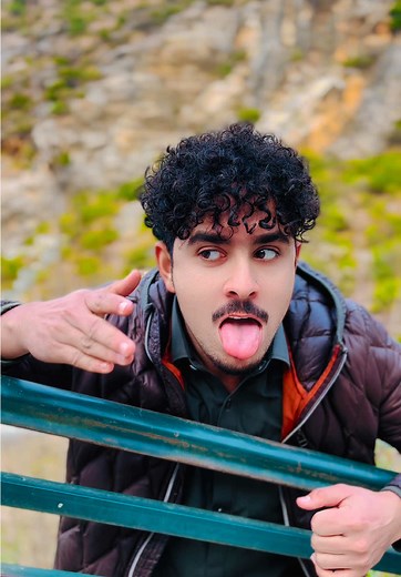 Share kai warta aw ra mention ye kai 🤣😝#funny#qais_kingvlogs #qaisslowmoking #foryoupage #foryou