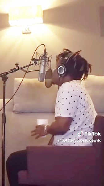 Juice legacy (@puttingyouonjuicewrld) - Juice recording #juicewrld999 | juicewrld999