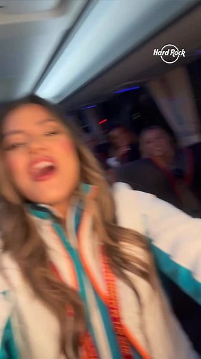 ¡Vamos Dolphins! 🐬🇪🇸 | Miami Dolphins Cheerleaders