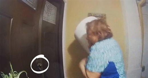 Florida woman gets hilariously scared by frog ambush at her front door