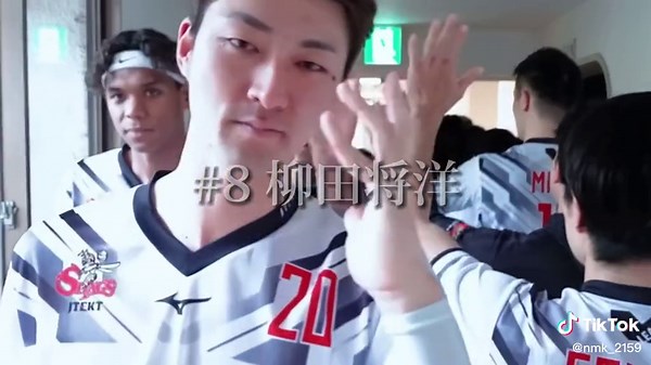 Surges/Orangestar 長いようで短かった2022-23シーズンのリーグ戦レギュラーラウンド終了。なかなかメンバーが揃わなかったりできっと本人達も思っていたような結果じゃなかったと思うし、ファイナル進出も叶わなくてたくさんのたらればは残ってしまうけどそれでも最後まで戦い抜いてくれたこと、大好きな笑顔を見れたことは本当に一生の思い出です！たくさんの勇気と感動をありがとう！来シーズンこそは頂の景色を見れますように🔥まずは黒鷲旗！楽しみだーーー！ #ジェイテクトSTINGS #ジェイテクトSTINGSしか勝たん #Vリーグ #Vリーグはバレーだよ #Surges