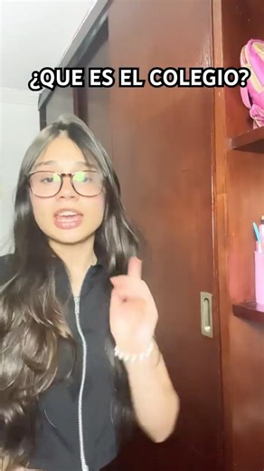 Qué es el colegio?🏫 🤔 #comedia #funil #humor #amigues #comedy #funny #yosoydelos7mil