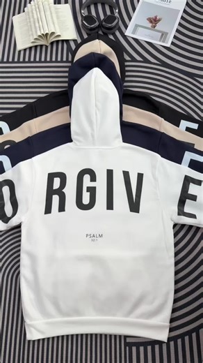 Back-print hoodie—bold text, street-ready staple now! ✨#hoodie #sweatshirt #longsleeve #tiktokmademebuyit #mensfashion