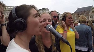 957K views · 14K reactions | Flashmob com 250 músicos tocando Rockin' In The Free World, de Neil Young. Sensacional. | Rock & Blues Club | Facebook