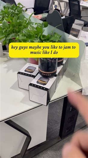 Small but loud! 3D sound 5 color lights—mini speaker, big energy. 🔊 #MiniParty #BluetoothAudio #VibeMaker