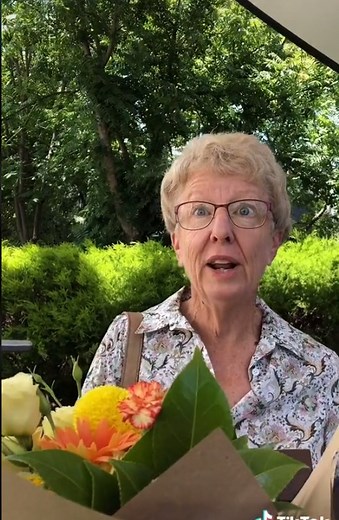 8.7M views · 294K reactions | This lad does random acts of kindness to show how happiness is contagious. The reactions are incredible ❤️ | LADbible | Facebook