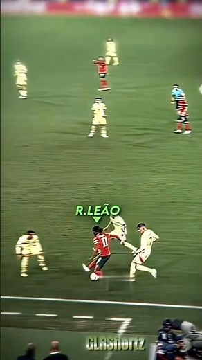 Rafael Leão DESTROYS Spain's Defense! 🇵🇹🔥 (UEFA Nations League Final) #shorts