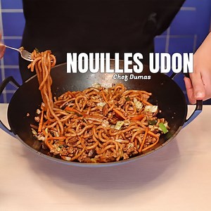Nouilles Udon Sautées: Délicieuses et Prêtes en 30 Min #shortsreels #udon #chef #recette #recettefacile | Chef Michel Dumas