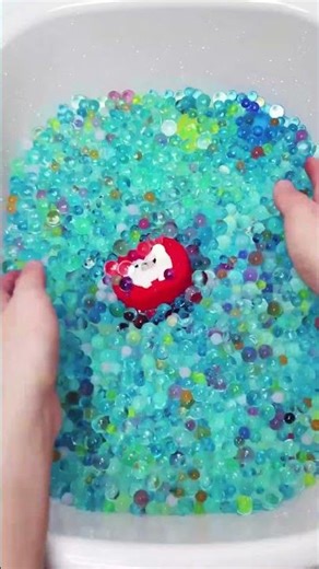 Squeezing apple dog | Bam Squishy