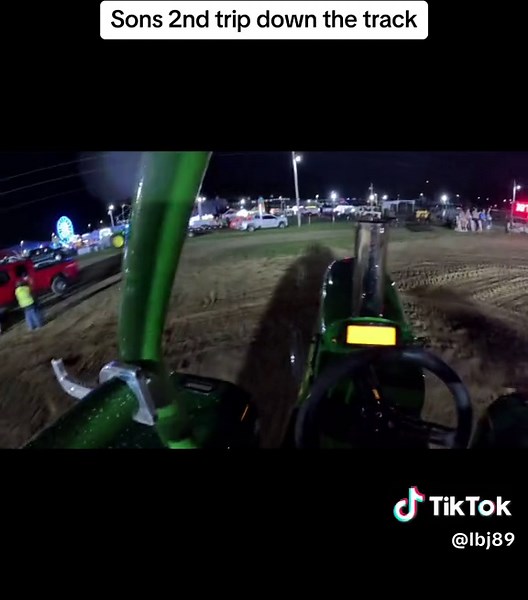 Exciting John Deere Tractor Pulling Competition at National Championships