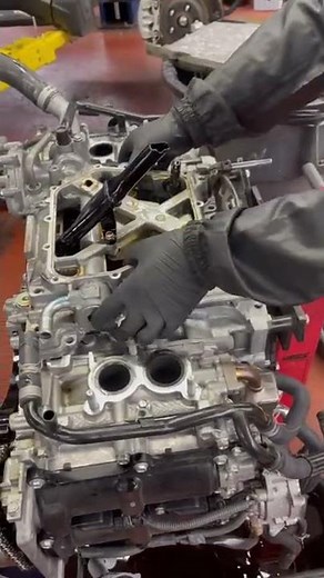 Removing the Lower And Upper Oil Pan on the 2019 Subaru Ascent