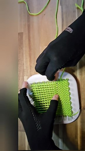 Part 2: Weaving With Pin Loom #weaving #pinloom #fibreart | Laura's Lovelies