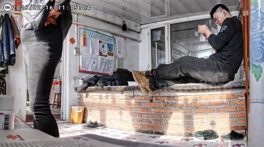 Firecracker enters home and startles occupants in Hebei, China