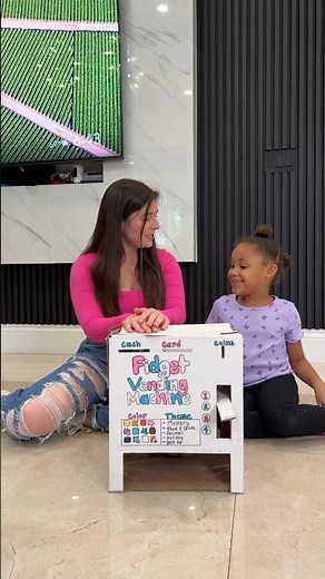 Kirah Places an Order on ‪@MrsBench‬’s Fidget Vending Machine!!! 🫶🏻