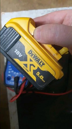 Dewalt battery XR diagnosis #powertools #repair #diyenthusiasts #powertoolrepair #dewalt #shorts