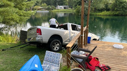 Person dead after truck drives off road and into Bartholomew County lake
