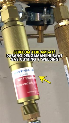 Sebelum Terlambat, Pasang Pengaman saat Gas Cutting dan Welding Banyak kecelakaan bukan karena alat rusak, tapi karena kelalaian kecil. Flashback bisa membuat api merambat balik ke dalam selang dengan sangat cepat, tanpa waktu untuk bereaksi. Risikonya bukan cuma hasil kerja gagal, tapi juga cedera serius hingga ledakan tabung. Flashback arrestor berfungsi mencegah hal terburuk sejak awal dengan menghentikan aliran balik gas dan memadamkan api dalam sepersekian detik. Gas asetilena, propana, hid