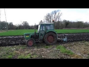 Deutz D4006 plowing
