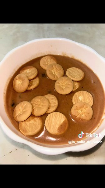 Habichuelas con dulce al estilo La Paila de Salen 🇩🇴 Ingredientes: 2 libras de habichuelas rojas 2 litros de agua 2.5 libras de batata 2 latas de leche evaporada de 370 gr 1 lata de leche condensada de 395 gr 3 tazas de leche de coco 4 astillas de canela 1 cuchara de clavos de olor 1 cucharada de vainilla 1 taza de azúcar 1 cucharadita de sal 1 taza de pasa (si te gusta) Galletitas de leche (si te gusta) #habichuelascondulce #postresdominicanos #recetasfaciles #tradiciondominicana🇩🇴 #laingen