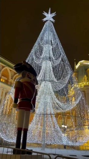 A WINTER NIGHT IN MOSCOW ❄️ SNOW, LIGHTS & CITY SOUL #moscow