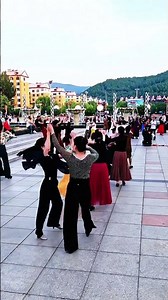 Зажигательный Народный Танец на Площади! #НародныеТанцы #Площадь #ТанцыДляВсех #ЭнергияТанца