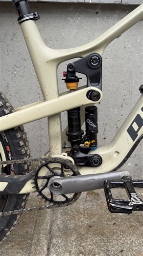 Tim | Pro10 - floating, dual-link suspension design. Links at each end driving the shock… top with a counter-clockwise rotation, the bottom a... | Instagram