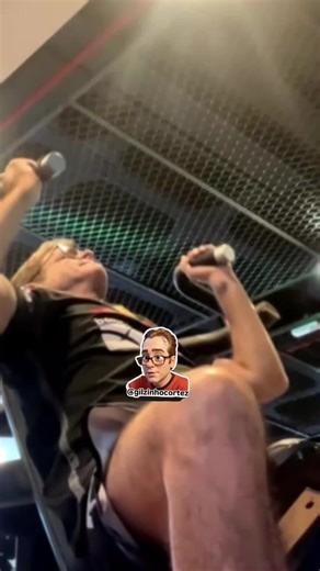 lap dance? . . . . . . . . . . . . . . . . . #gil #fyp #souraizainda #fernandogil #alexdeniteroi