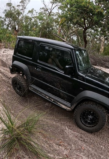 Fraser>>>>>. #fraserisland #fraser #fyp #ngkalarocks #79 #jimny #mud #4wd #4x4 @ella