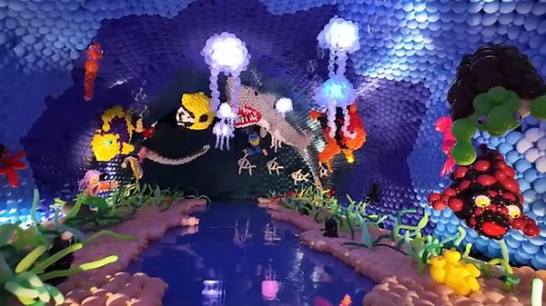 Immersive exhibit showcases large-scale balloon sculptures on the Upper East Side