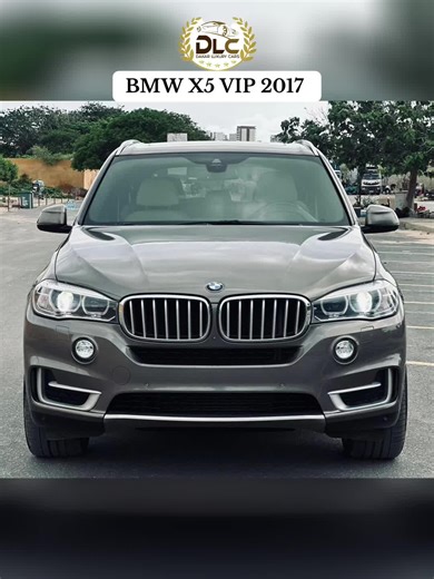 🚘 BMW X5 xDrive – 2017 BMW X5 xDrive année 2017, SUV 5 places, 4x4, moteur 6 cylindres essence, boîte automatique, affichant 129.000 km. Véhicule full options, puissant, confortable et fiable, en excellent état général. Équipé d’un grand écran multimédia, caméra 360° avec radars, intérieur cuir, toit ouvrant panoramique, démarrage sans clé (Keyless Go), ouverture et fermeture du hayon électrique, ceintures électriques, climatisation automatique bizone, antibrouillards LED, commandes au volant, 