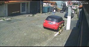 Vídeo mostra adolescente de 17 anos momentos antes de ser esfaqueado no peito