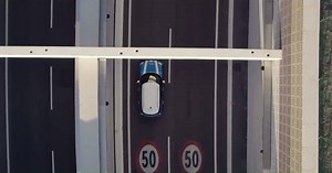 Información de tráfico en tiempo real y head display: toda la información a la altura de tus ojos. #MINIConnected | MINI