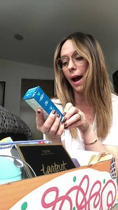 2M views · 35 reactions | I’m a lucky girl!  I got a Tarte tarteist™ PRO palette ($43), Foreo Luna™ Fofo ($89), Yumi Kim Train Case ($58) + 5 other full-size products in my new Summer Box! Valued at over $250 – ALL of this can be yours for just $39.99 w/ code JLHFB  | Jennifer Love Hewitt | Facebook