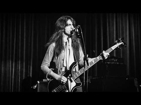 Rush - Full Concert - 12/10/76 - Capitol Theatre (OFFICIAL)